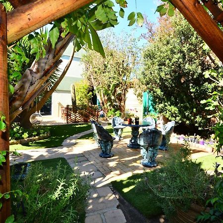 Secret Garden Guesthouse Bloubergstrand Eksteriør bilde